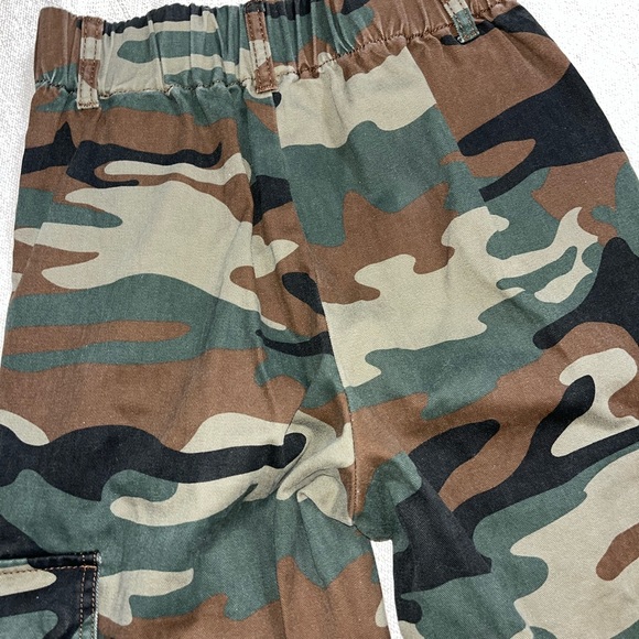 Forever 21 High Waist Camo Cargo Pants - Picture 6 of 11